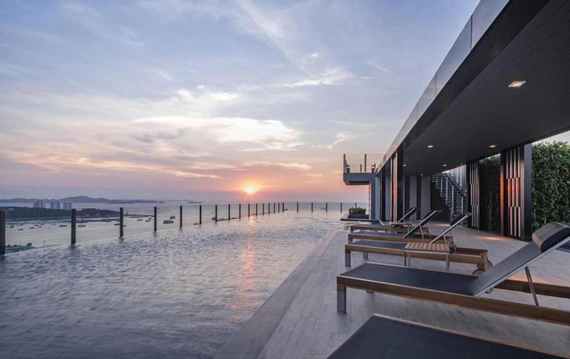 The Base Central Pattaya By Adam Εξωτερικό φωτογραφία