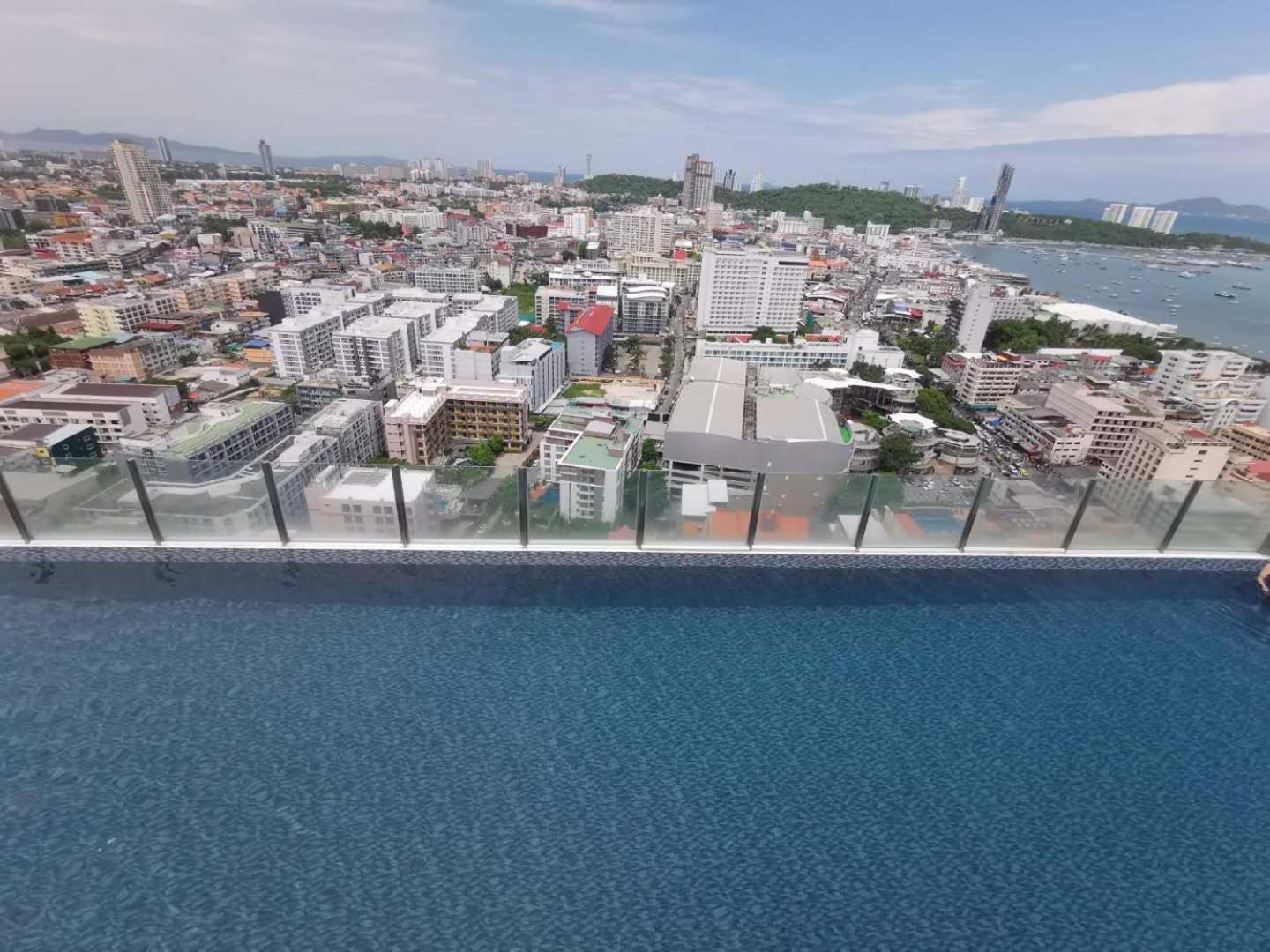 The Base Central Pattaya By Adam Εξωτερικό φωτογραφία